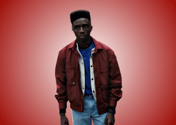 How to dress like Lucas Sinclair