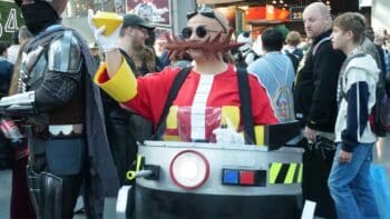 Dr Robotnik cosplayer posing at a comic convention